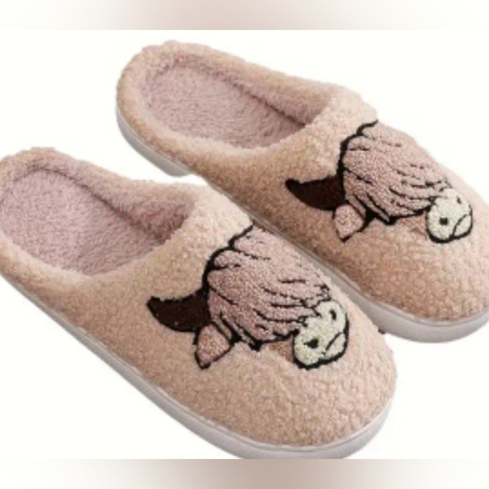 Highland Cow Slippers with Tread